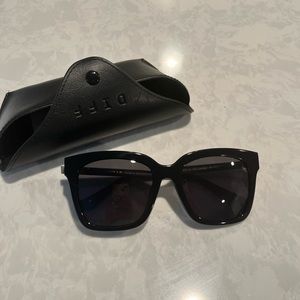 Diff Bella Black Polarized Sunglasses